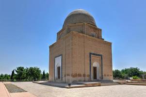 samarcanda rukhobod tijolos cúpula mausoléu em samarcanda, uzbequistão. é um dos monumentos mais antigos da cidade. foto