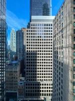 paisagem urbana de nova york durante o dia, perto de prédios altos, 2022 foto