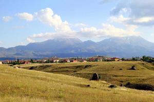 viajar para a capadócia, turquia. a paisagem cênica da montanha. foto