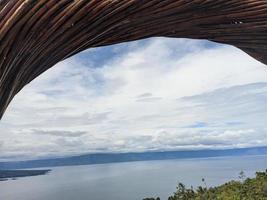 o baeuty do lago toba no norte de sumatera indonésia foto