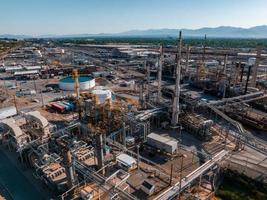 vista aérea das refinarias de petróleo de Salt Lake City. queima de carvão produzindo energia. foto