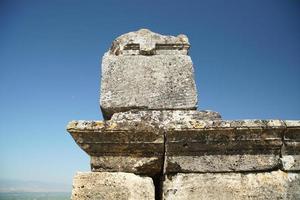 túmulo na cidade antiga de hierapolis, pamukkale, denizli, turkiye foto