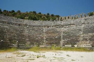 teatro da cidade antiga de perge em antalya, turkiye foto