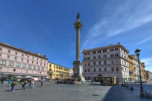 roma, itália - 25 de março de 2018 - colonna della pace fora da basílica di santa maria maggiore em roma, itália foto