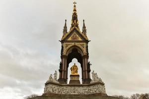 memorial do príncipe albert, memorial gótico ao príncipe albert em londres, reino unido. foto