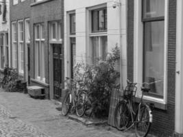 a cidade de leiden na holanda foto