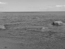 o mar báltico na polônia foto