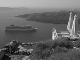 a ilha de santorini na grécia foto