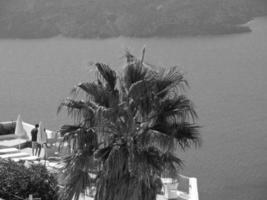 a ilha de santorini na grécia foto