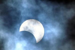eclipse solar parcial foto