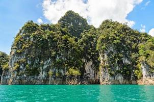 bela ilha na tailândia foto