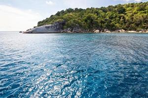 mar para mergulho em koh payu, ilha similan, tailândia foto