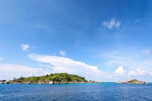 ko ha é uma pequena ilha em mu ko similan, tailândia foto