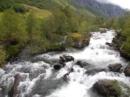 belos fiordes da noruega foto