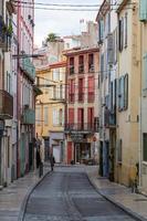 vistas de uma pequena cidade no sul da frança foto