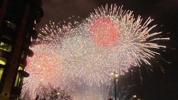 uma visão dos fogos de artifício da véspera de ano novo em londres foto