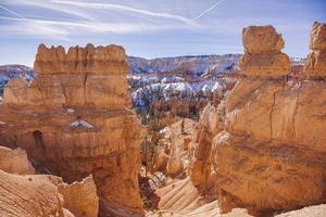 foto de bryce canyon em utah no inverno durante o dia