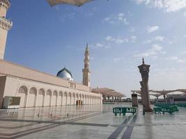 bela vista diurna de masjid al nabawi, medina, arábia saudita. foto