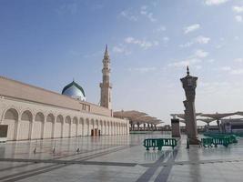 bela vista diurna de masjid al nabawi, medina, arábia saudita. foto