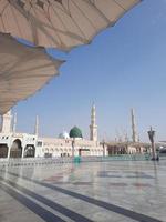 bela vista diurna de masjid al nabawi, medina, arábia saudita. foto