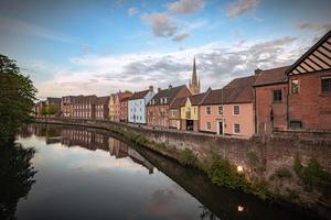 cidade velha de norwich em norfolk, inglaterra. foto