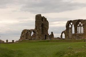 abadia gótica de whitby, inglaterra. foto