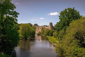 castelo épico de warwick, inglaterra. foto