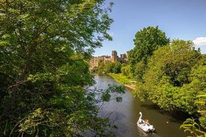 castelo épico de warwick, inglaterra. foto