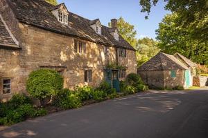 velha pequena cidade de cotswolds de snowshill, inglaterra. foto