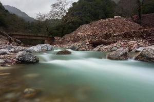 paisagens do parque natural tzoumerka foto