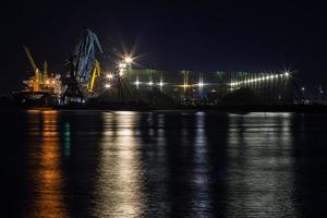 vistas dos arredores de riga de daugava foto