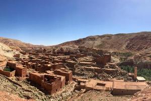 uma vila no deserto seco de Marrocos 2 foto