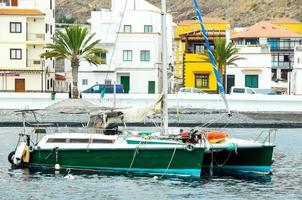 vista de barcos na água foto