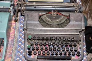 detalhe antigo da máquina de escrever do teclado foto