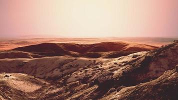 vista das montanhas de areia amarelas e enferrujadas foto