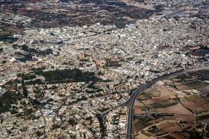 paisagem aérea de malta do avião foto