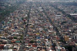 panorama aéreo da cidade do méxico paisagem do avião foto