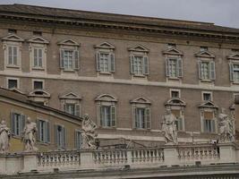 papa frnancis apartamento são pedro catedral cidade do vaticano roma vista exterior foto