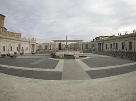 catedral de são pedro vista exterior da cidade do vaticano roma foto