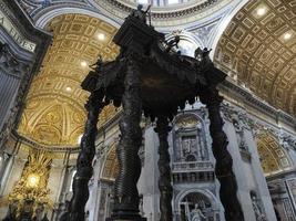 catedral de são pedro na cidade do vaticano, roma, 2022 foto