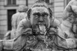 roma particular em preto e branco da piazza navona lugar da fonte foto