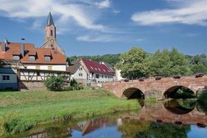 vila idílica de graefendorf, rio schondra, spessart, alemanha foto