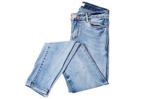 jeans feminino azul isolado no fundo branco, estilo casual, jeans isolado no fundo branco close-up foto