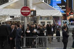 nova york, eua - 7 de maio de 2019 - estreia do detetive pikachu na times square foto