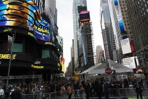 nova york, eua - 7 de maio de 2019 - estreia do detetive pikachu na times square foto