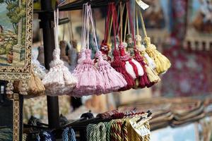 borla de muitas cores no mercado de florença foto