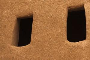 janelas de casa de solo africano foto