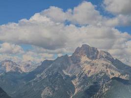 monte piana dolomitas montanhas primeira guerra mundial caminhos trincheira trincheira foto