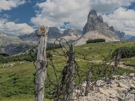 monte piana dolomitas montanhas primeira guerra mundial caminhos trincheira trincheira foto