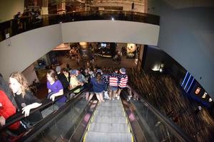 Washington DC, EUA - 17 de maio de 2018 - National Air and Space Museum cheio de visitantes foto